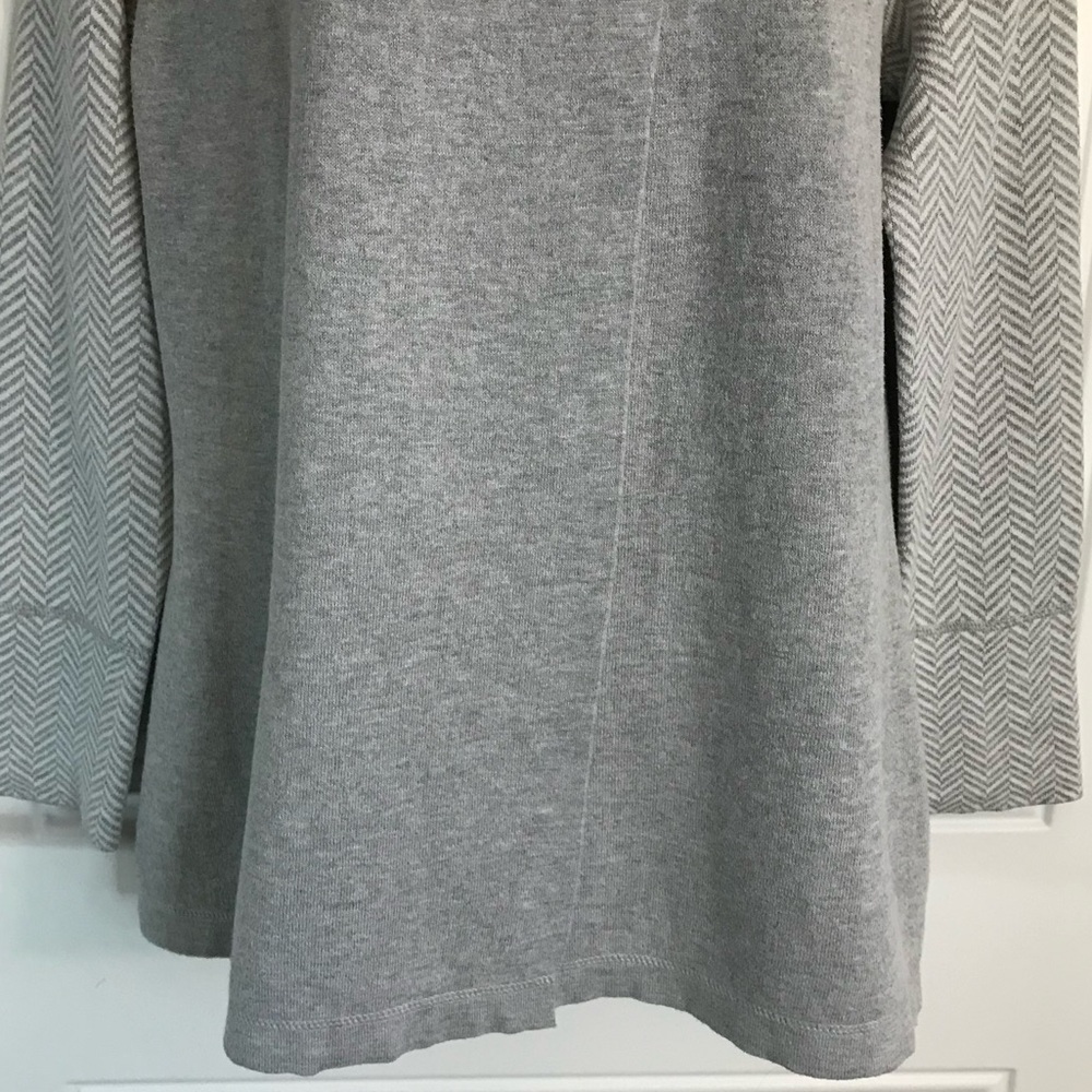Max Studio Women’s M Heather Gray Chevron Trim Cowl 2-Snap Neck Sweater in EUC - Picture 12 of 16